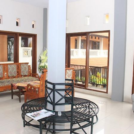 Baru Dua Beach Hotell Banyuwangi  Exteriör bild