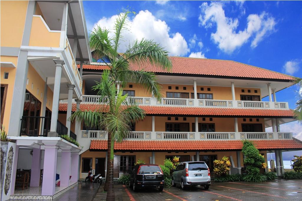 Baru Dua Beach Hotell Banyuwangi  Exteriör bild