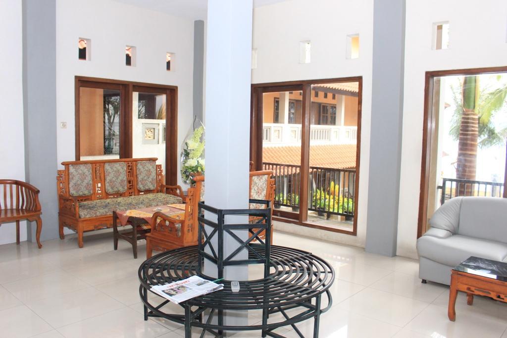 Baru Dua Beach Hotell Banyuwangi  Exteriör bild